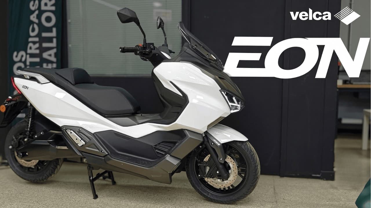 Vídeo: la Moto ELÉCTRICA ''125cc'' de 290km, 140km/h y dimensiones de TMAX | Velca EON